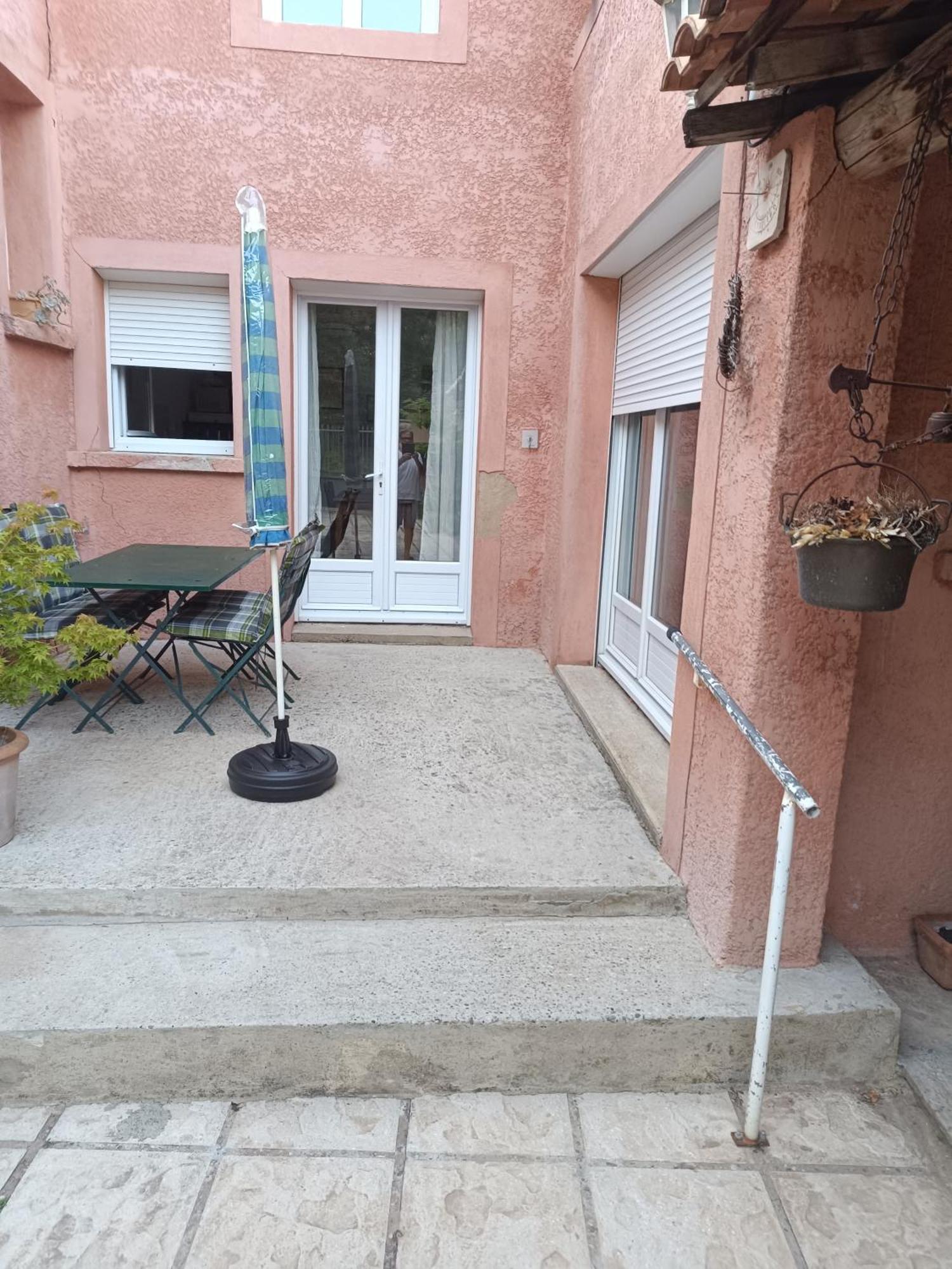 Les Grillons Apartment Bagnols-sur-Ceze Exterior photo